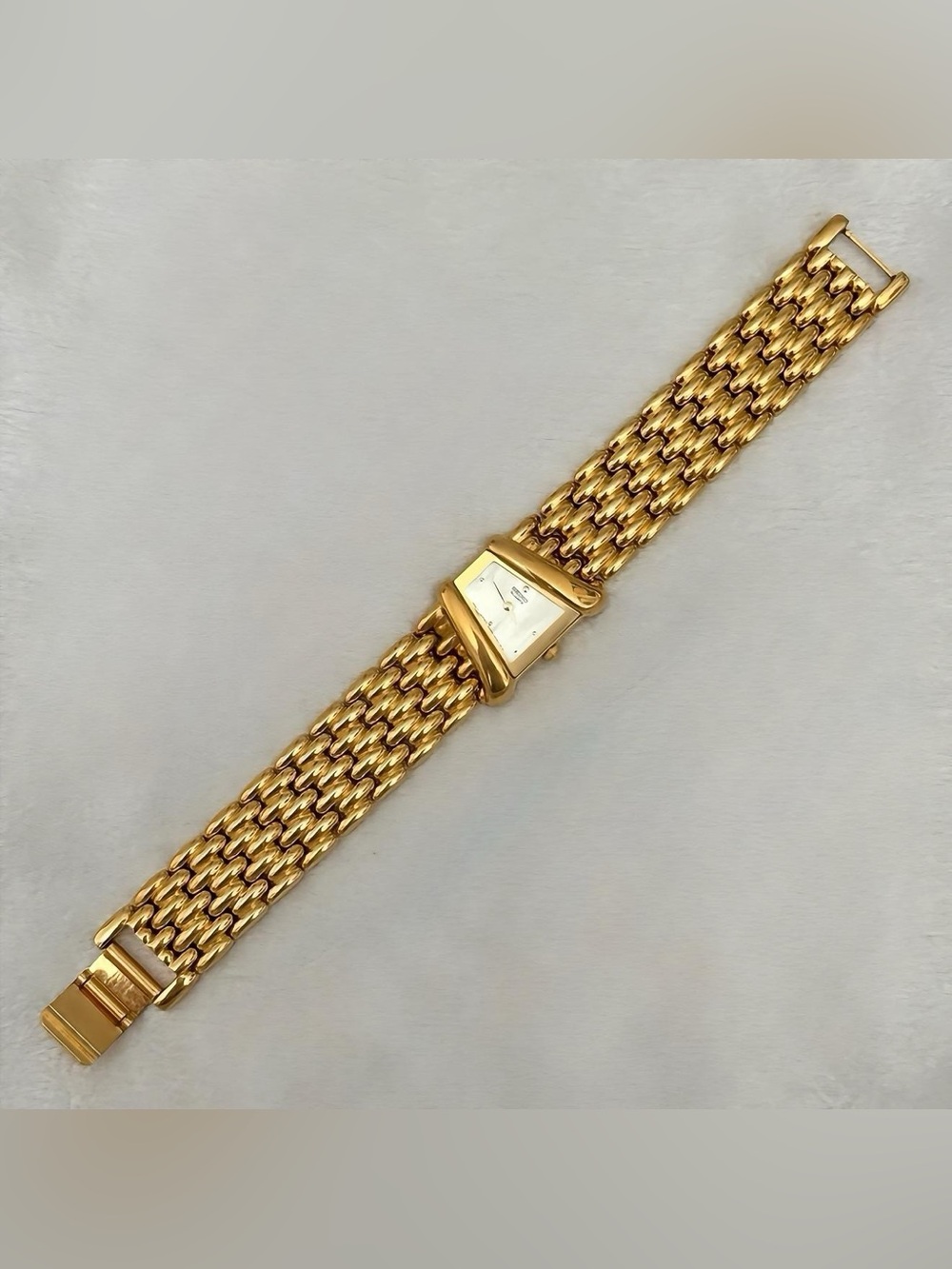 AUTHENTIC RARE VINTAGE SEIKO ASYMMETRICAL WATCH - Picture 2 of 5